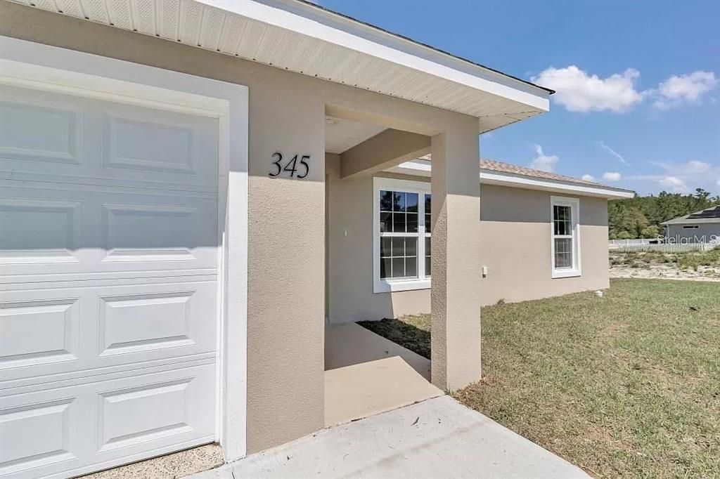 Active With Contract: $1,750 (3 beds, 2 baths, 1121 Square Feet)