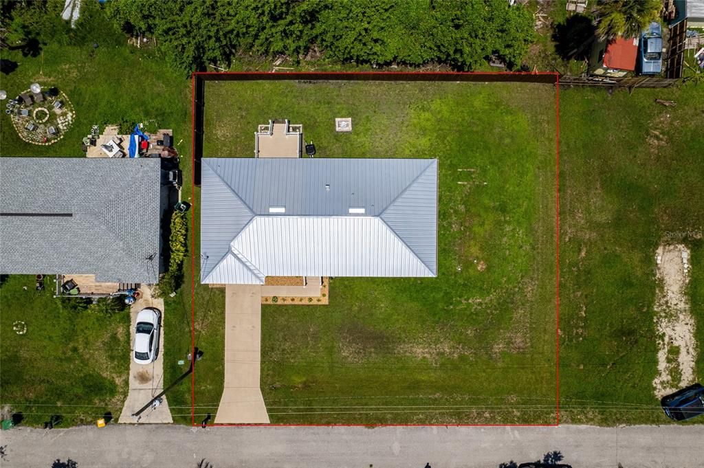 New Metal roof & privacy fence