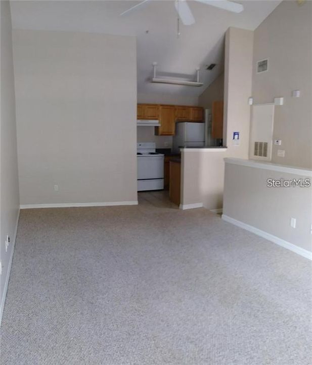 For Sale: $169,000 (1 beds, 1 baths, 658 Square Feet)