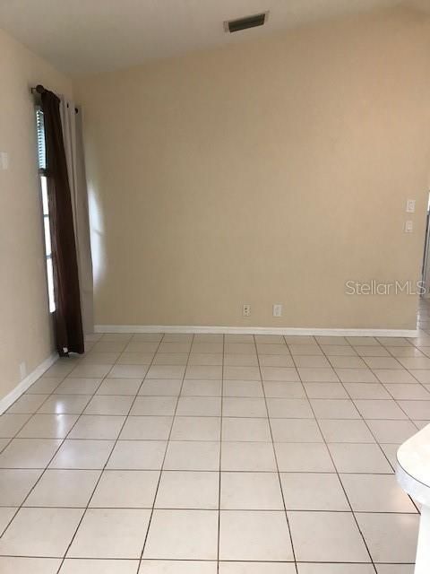 For Rent: $2,500 (3 beds, 2 baths, 1960 Square Feet)