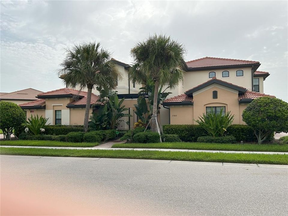 For Sale: $525,000 (3 beds, 2 baths, 1740 Square Feet)