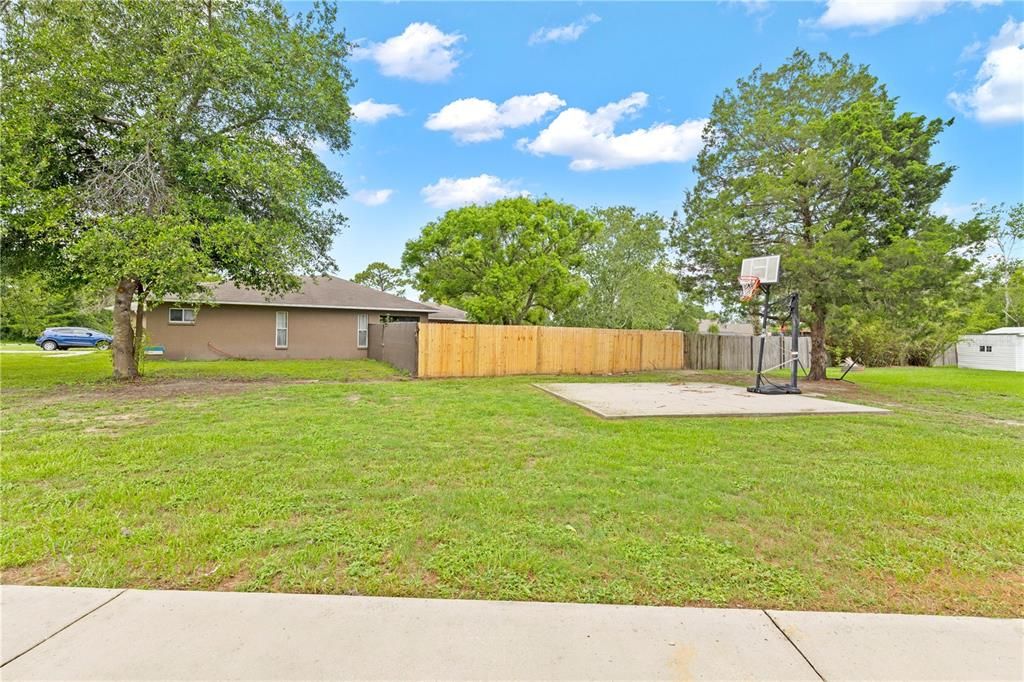 For Sale: $335,000 (4 beds, 2 baths, 1745 Square Feet)