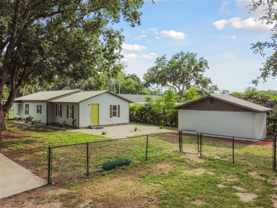 For Sale: $279,500 (3 beds, 2 baths, 1292 Square Feet)