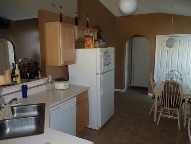 For Rent: $2,195 (3 beds, 2 baths, 1492 Square Feet)