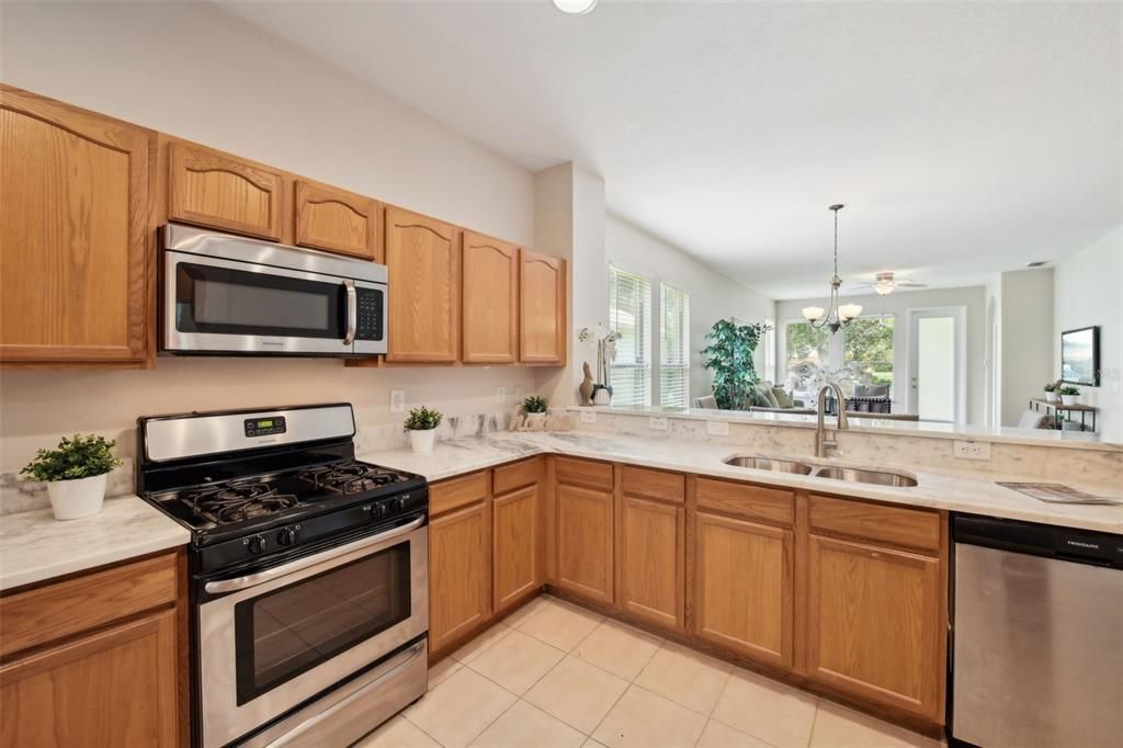 For Sale: $499,900 (3 beds, 2 baths, 1863 Square Feet)