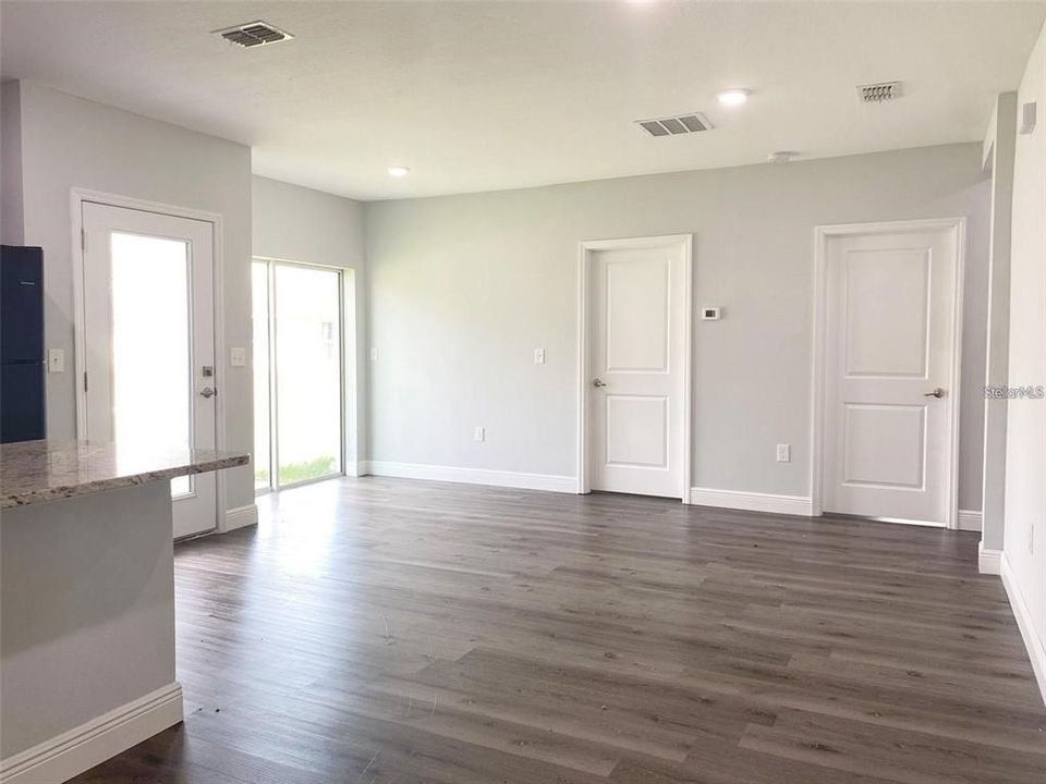 For Rent: $1,797 (3 beds, 2 baths, 1240 Square Feet)