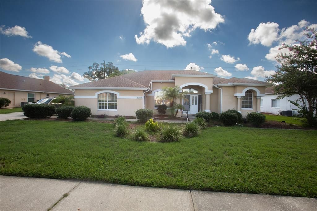 For Sale: $365,000 (3 beds, 2 baths, 1717 Square Feet)