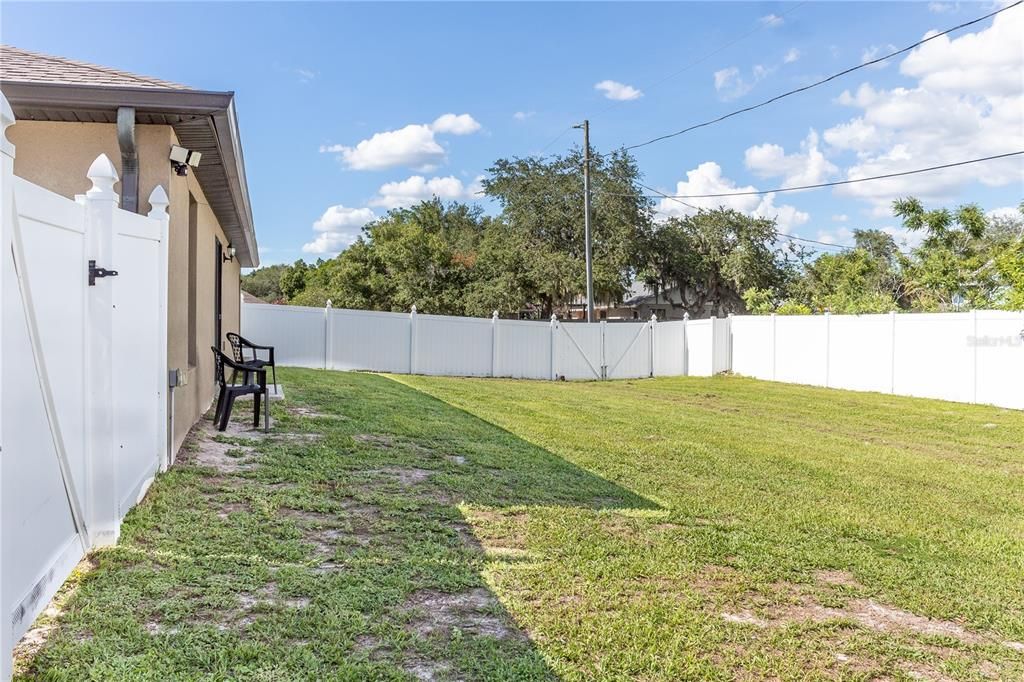 For Sale: $338,000 (3 beds, 2 baths, 1490 Square Feet)