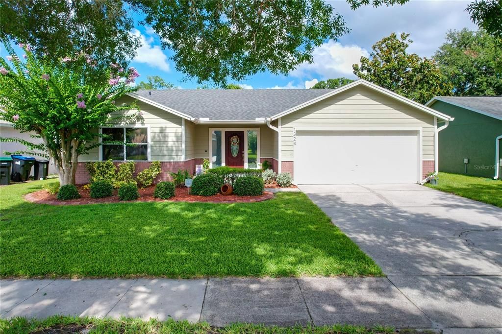 Recently Sold: $350,000 (2 beds, 2 baths, 1318 Square Feet)