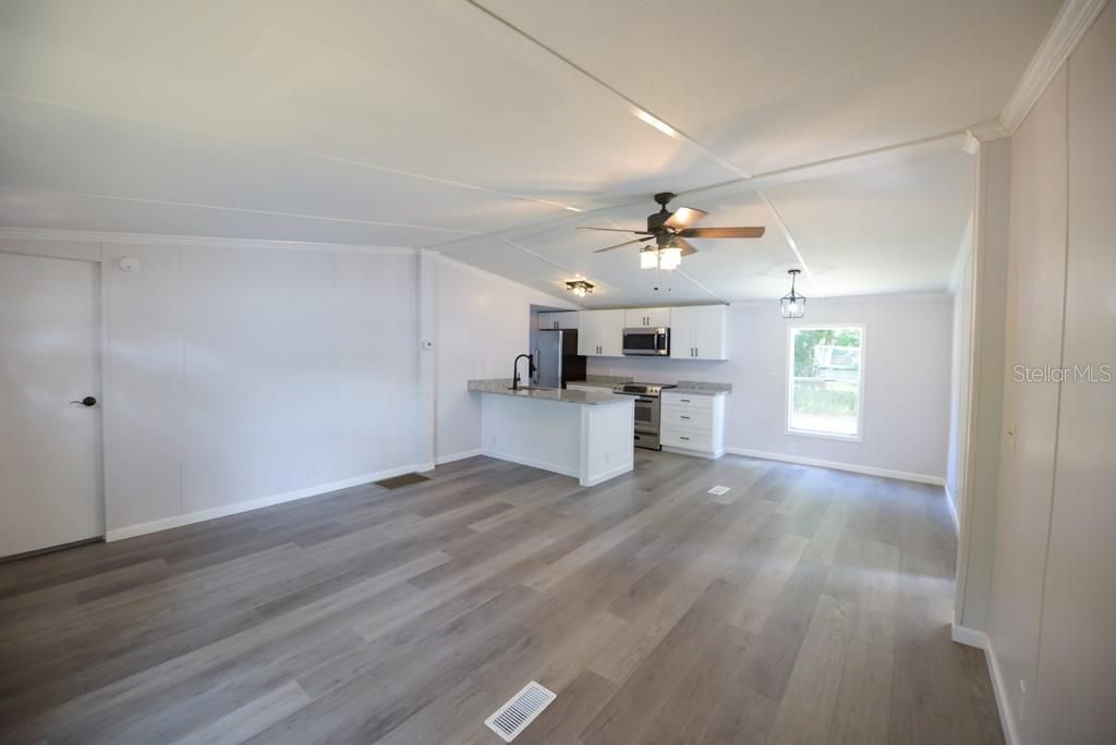 For Sale: $167,000 (3 beds, 2 baths, 960 Square Feet)
