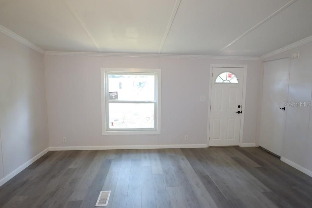 For Sale: $167,000 (3 beds, 2 baths, 960 Square Feet)