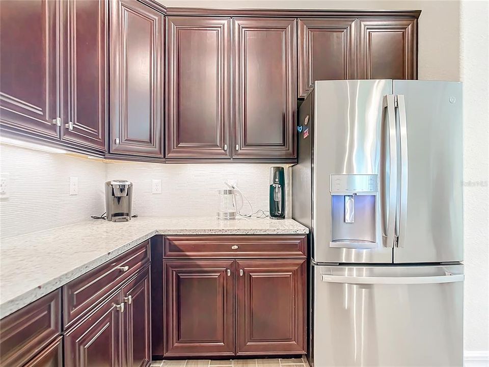 he kitchen Island is 12' long and the kitchen is fully equipped