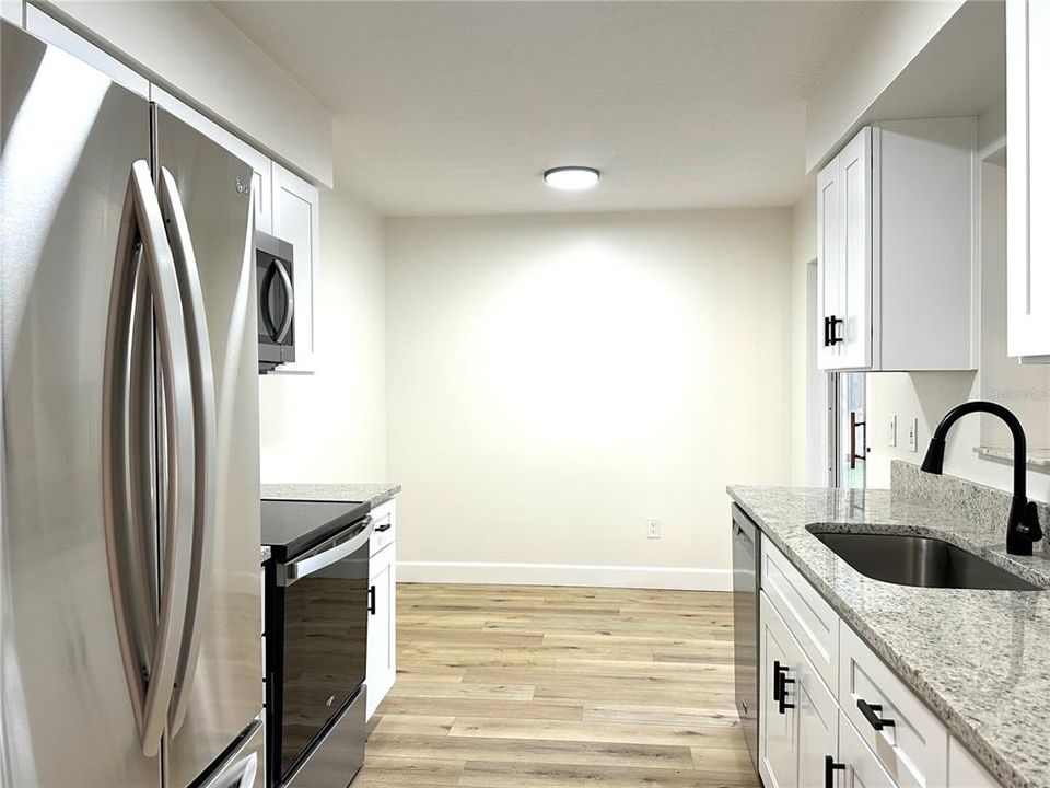 For Sale: $329,900 (3 beds, 2 baths, 1295 Square Feet)