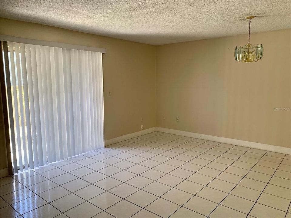 For Rent: $1,270 (1 beds, 1 baths, 576 Square Feet)