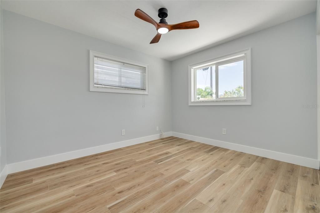 For Sale: $449,500 (2 beds, 2 baths, 995 Square Feet)