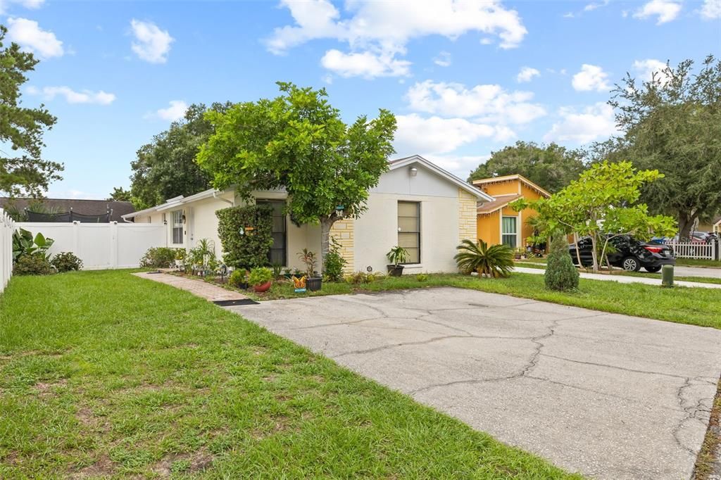 For Sale: $385,000 (3 beds, 2 baths, 1132 Square Feet)