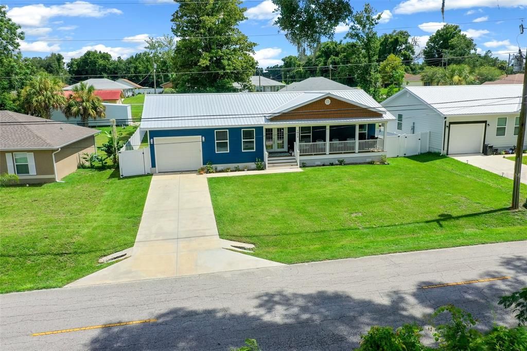 Active With Contract: $274,900 (3 beds, 2 baths, 1567 Square Feet)