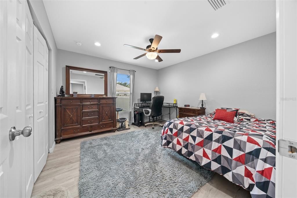 Active With Contract: $274,900 (3 beds, 2 baths, 1567 Square Feet)