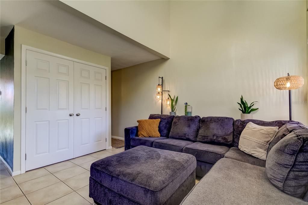 For Sale: $220,000 (1 beds, 1 baths, 775 Square Feet)