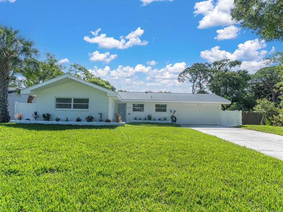 For Sale: $629,000 (3 beds, 2 baths, 1903 Square Feet)