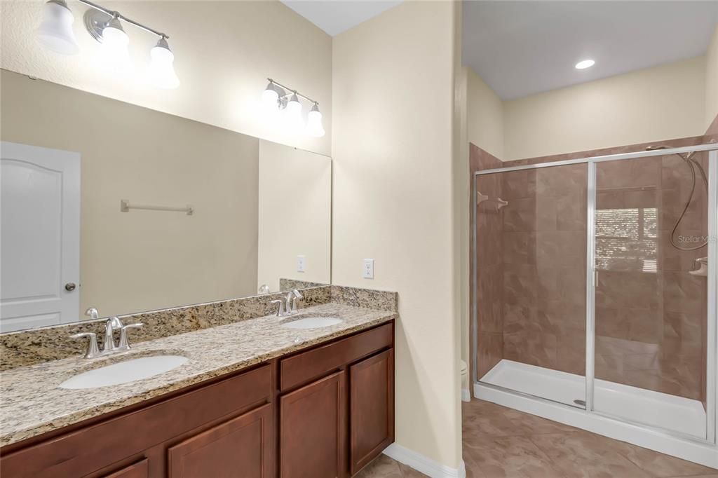 For Sale: $330,000 (2 beds, 2 baths, 1374 Square Feet)