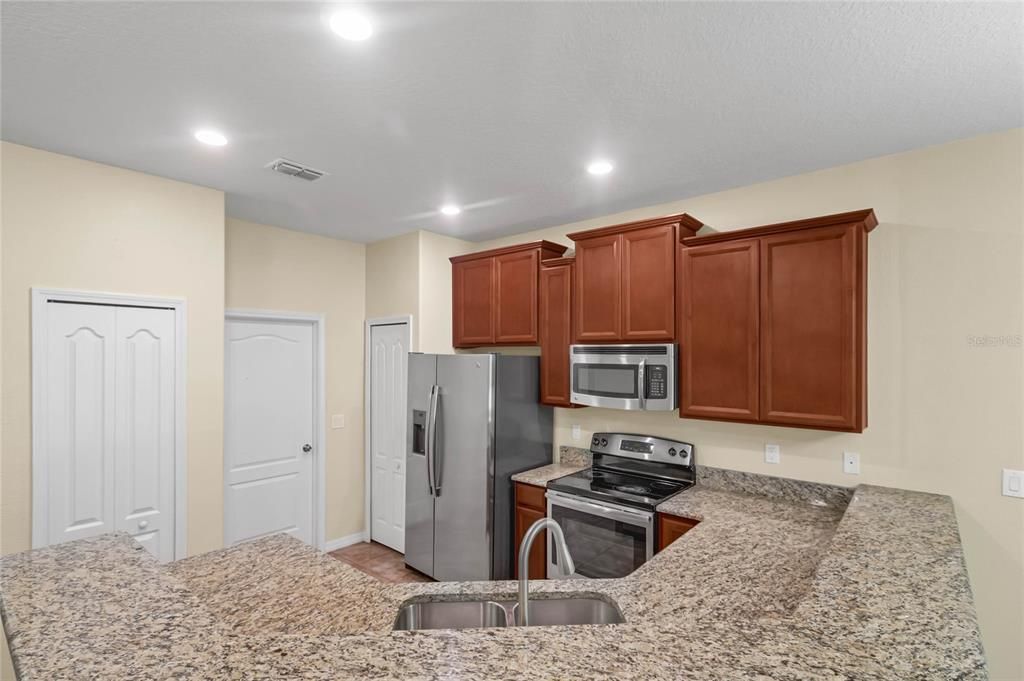 For Sale: $330,000 (2 beds, 2 baths, 1374 Square Feet)
