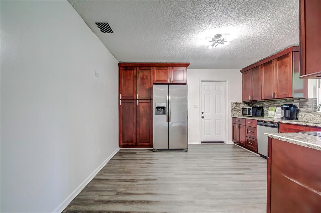 Recently Rented: $1,795 (3 beds, 2 baths, 1350 Square Feet)