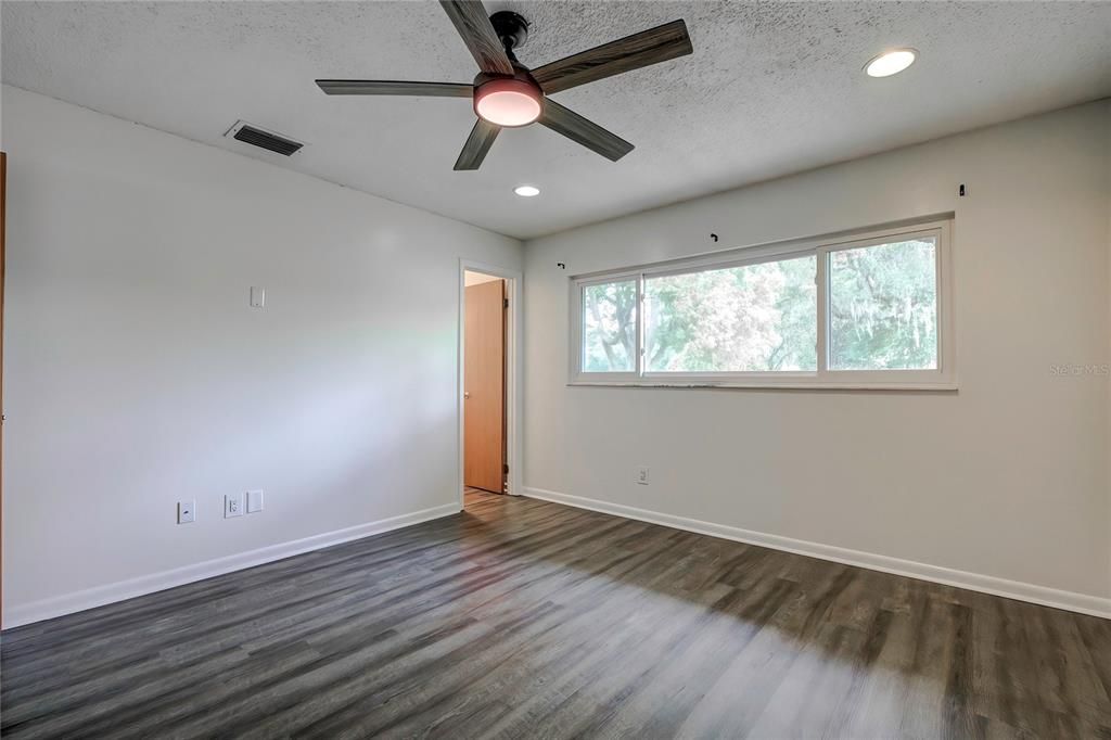 Recently Rented: $1,795 (3 beds, 2 baths, 1350 Square Feet)