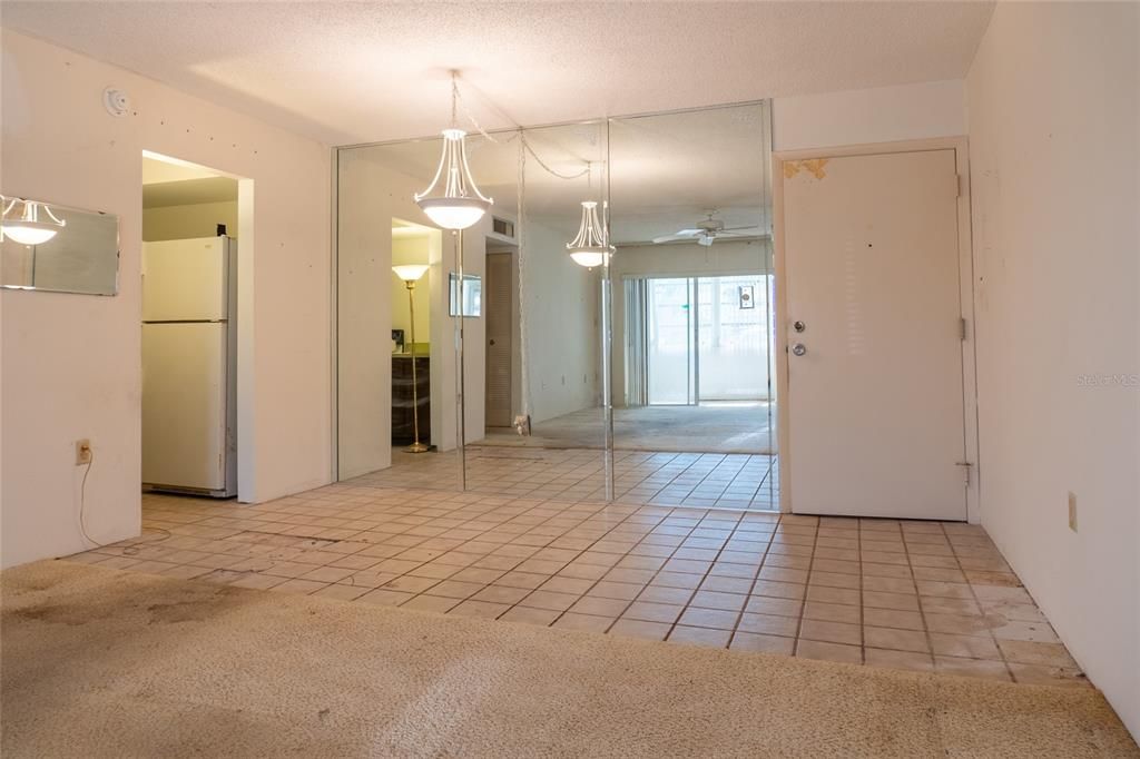 For Sale: $85,000 (2 beds, 2 baths, 919 Square Feet)