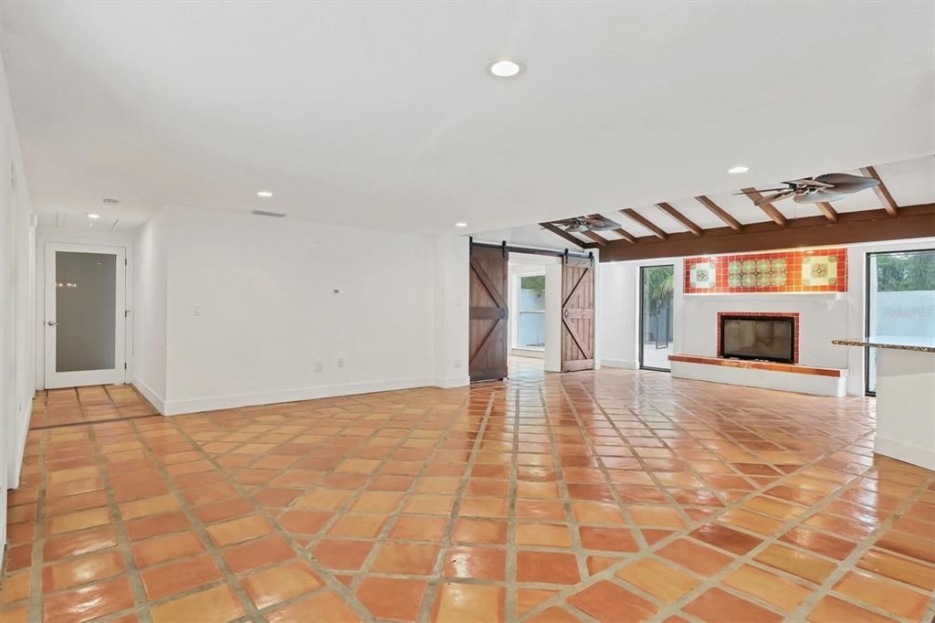 Active With Contract: $850,000 (3 beds, 2 baths, 2040 Square Feet)