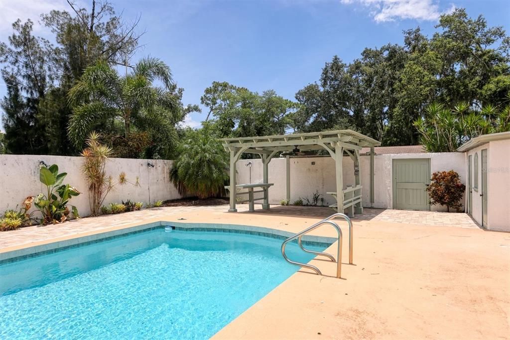 Active With Contract: $850,000 (3 beds, 2 baths, 2040 Square Feet)