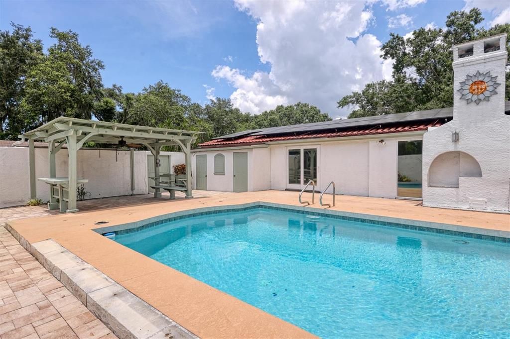 Active With Contract: $850,000 (3 beds, 2 baths, 2040 Square Feet)