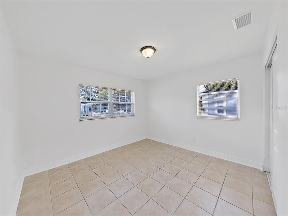 For Sale: $309,000 (3 beds, 2 baths, 1050 Square Feet)