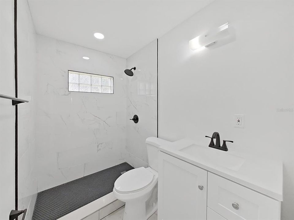 For Sale: $309,000 (3 beds, 2 baths, 1050 Square Feet)