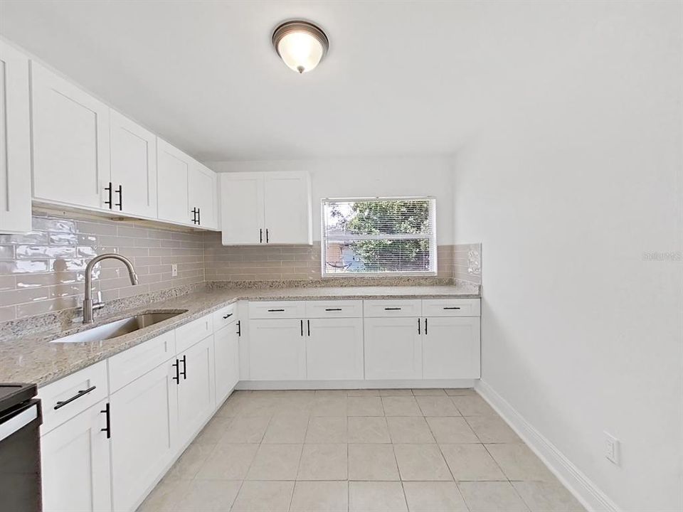 For Sale: $309,000 (3 beds, 2 baths, 1050 Square Feet)