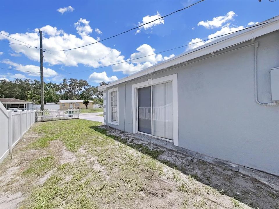 For Sale: $309,000 (3 beds, 2 baths, 1050 Square Feet)