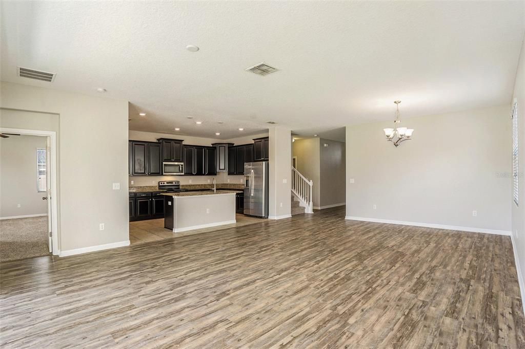 Active With Contract: $379,900 (4 beds, 4 baths, 2562 Square Feet)