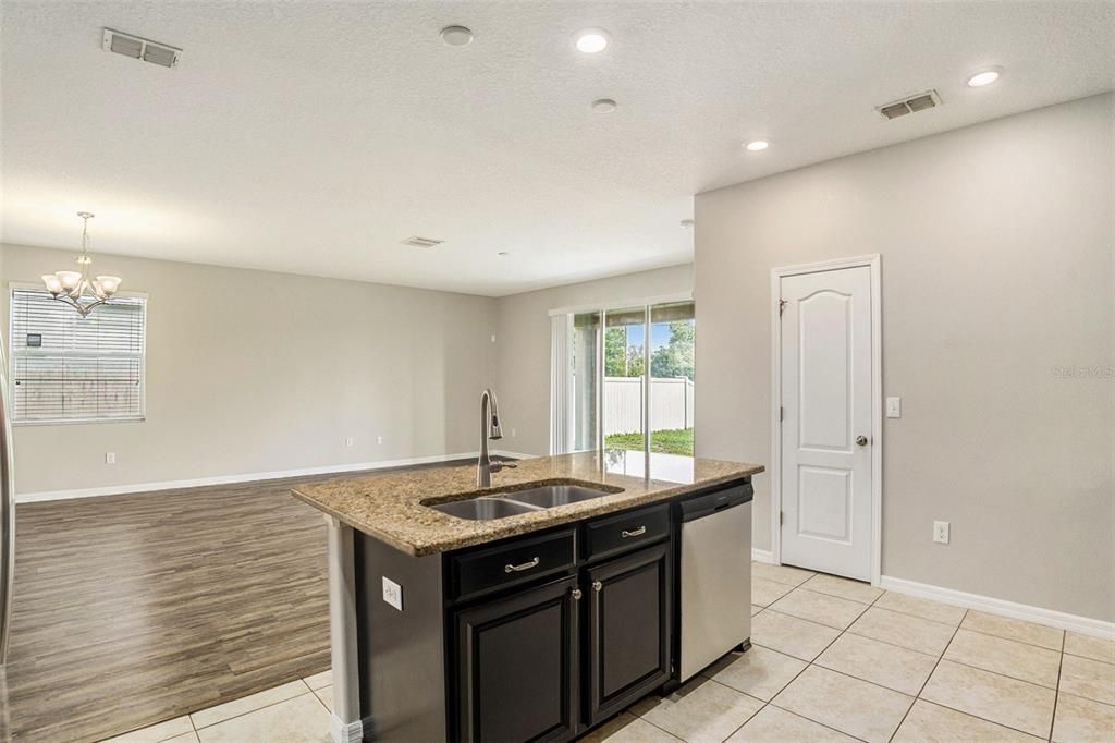 Active With Contract: $379,900 (4 beds, 4 baths, 2562 Square Feet)