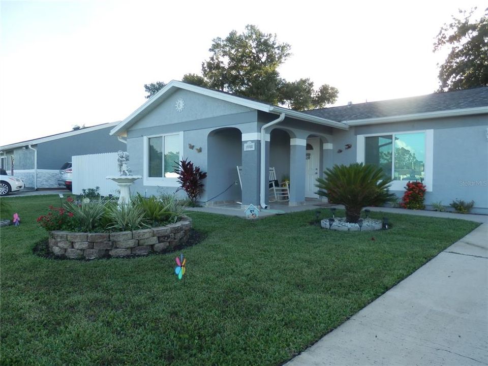 For Sale: $269,900 (2 beds, 2 baths, 1045 Square Feet)