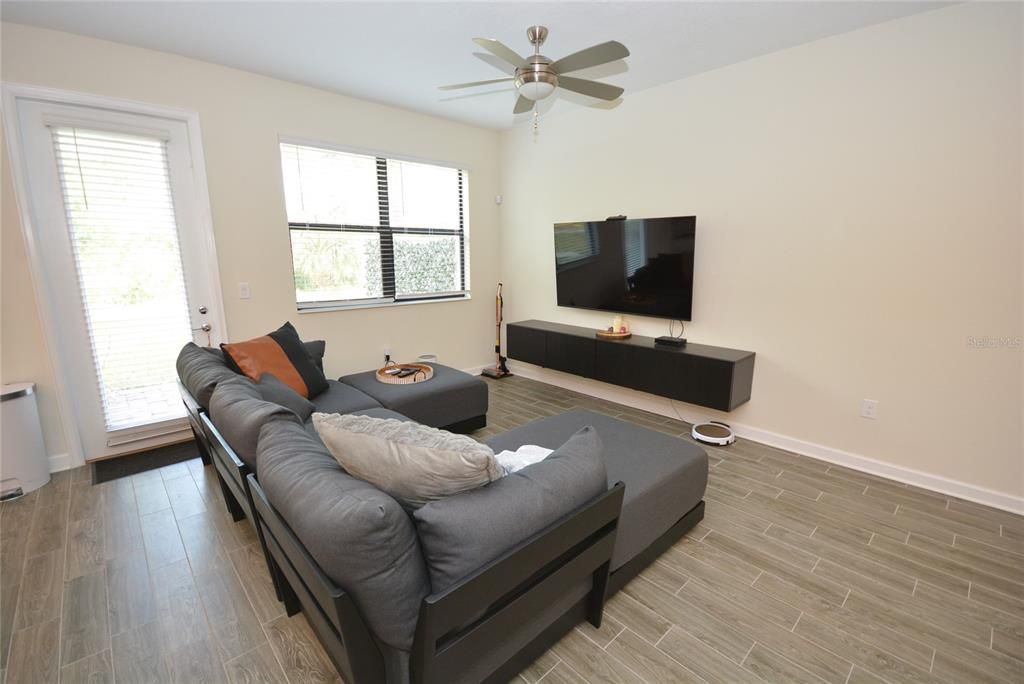 Active With Contract: $2,200 (3 beds, 2 baths, 1912 Square Feet)