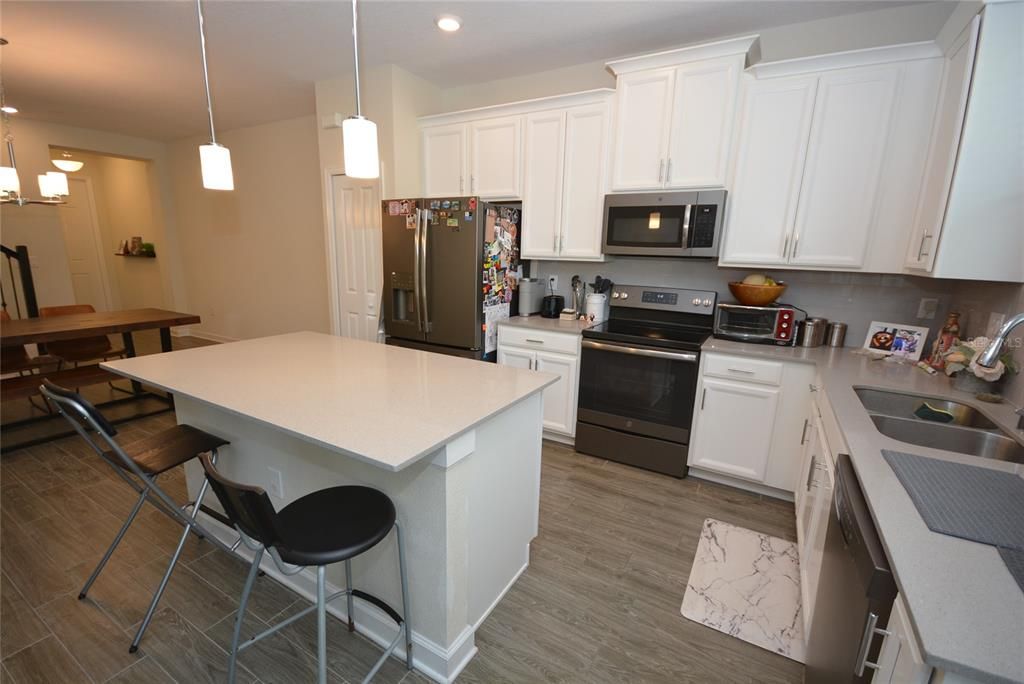 Active With Contract: $2,200 (3 beds, 2 baths, 1912 Square Feet)