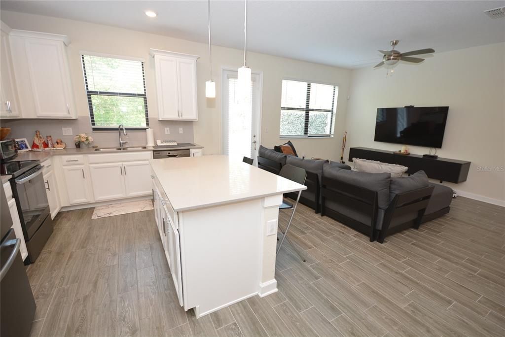 Active With Contract: $2,200 (3 beds, 2 baths, 1912 Square Feet)