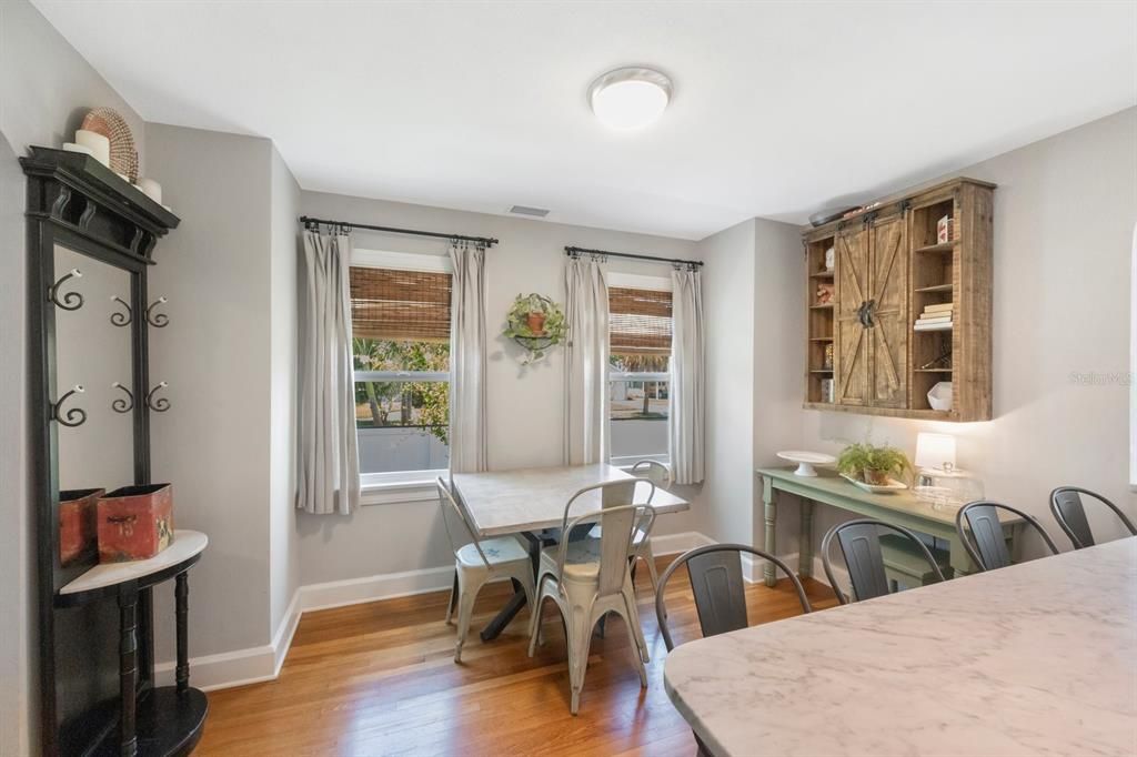 For Sale: $589,900 (2 beds, 1 baths, 978 Square Feet)