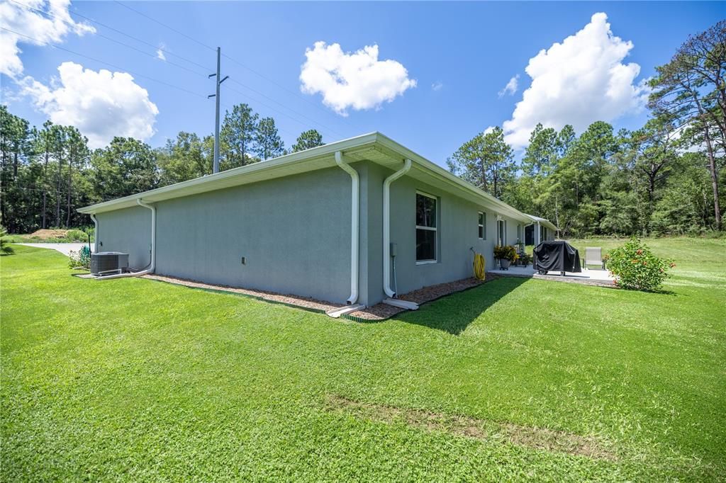 For Sale: $319,000 (3 beds, 2 baths, 1569 Square Feet)