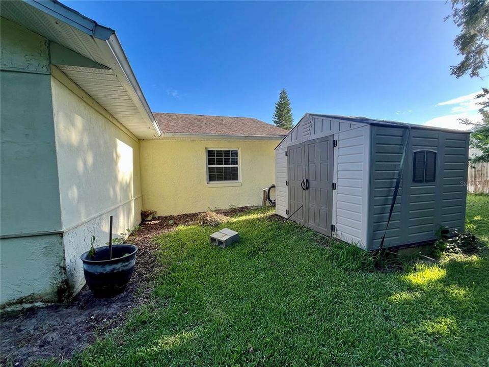 For Sale: $389,900 (3 beds, 2 baths, 2091 Square Feet)