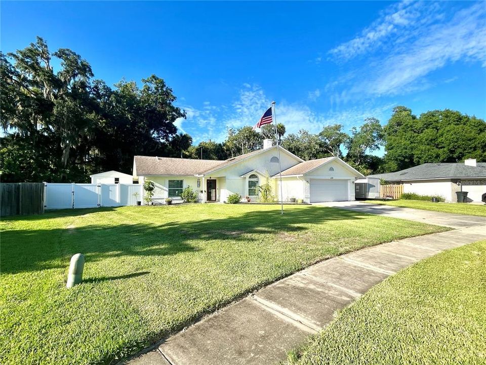 For Sale: $389,900 (3 beds, 2 baths, 2091 Square Feet)