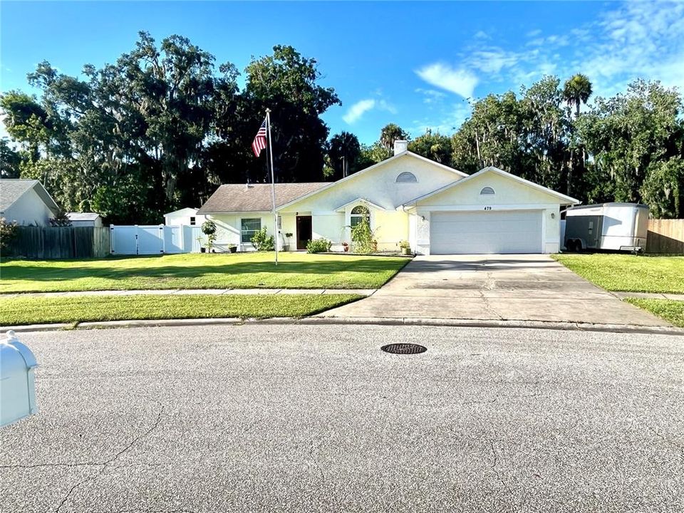 For Sale: $389,900 (3 beds, 2 baths, 2091 Square Feet)