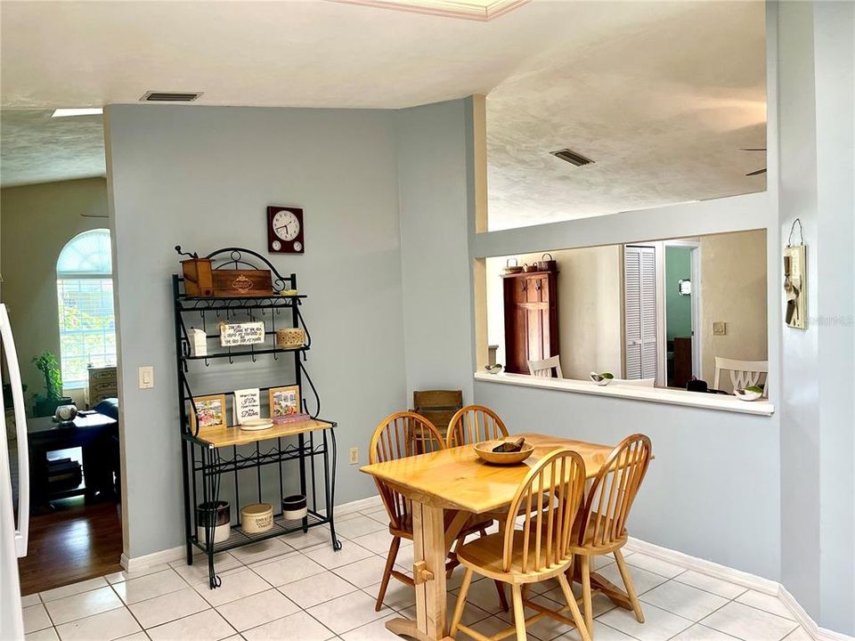 For Sale: $389,900 (3 beds, 2 baths, 2091 Square Feet)