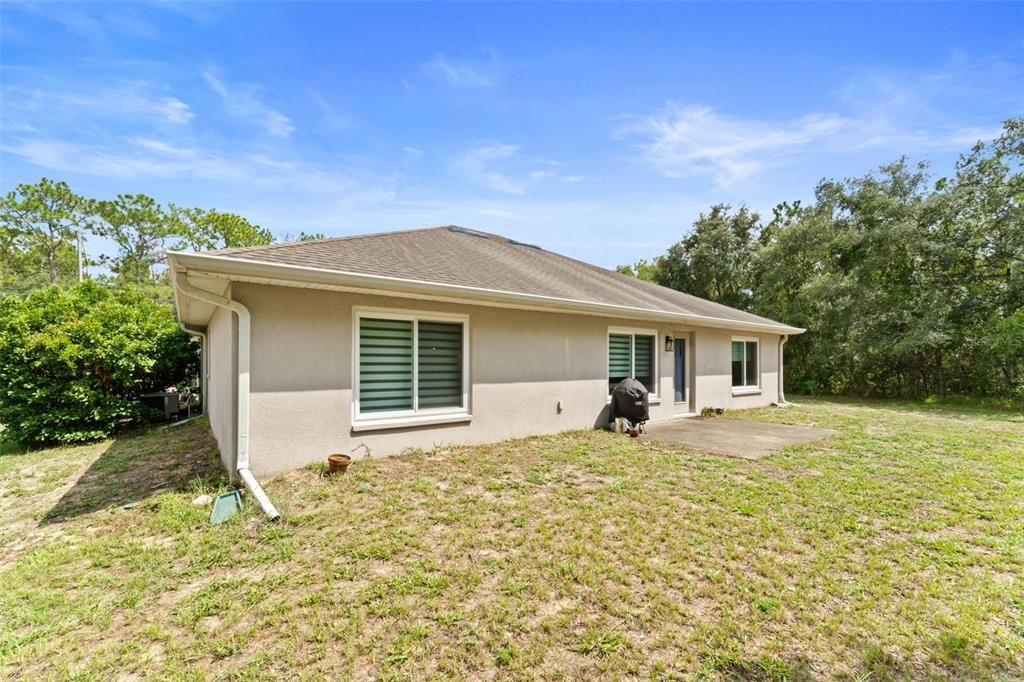 For Sale: $340,000 (4 beds, 2 baths, 1951 Square Feet)