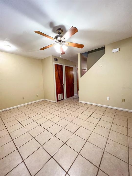 For Rent: $1,275 (2 beds, 2 baths, 990 Square Feet)